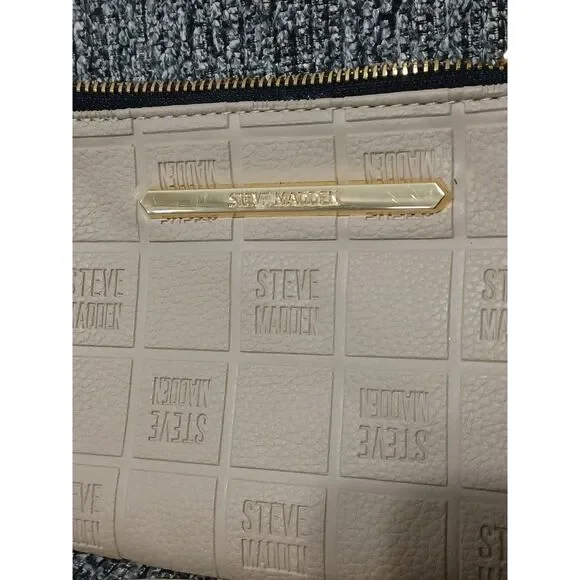 STEVE MADDEN Tan Wristlet - Picture 2 of 4